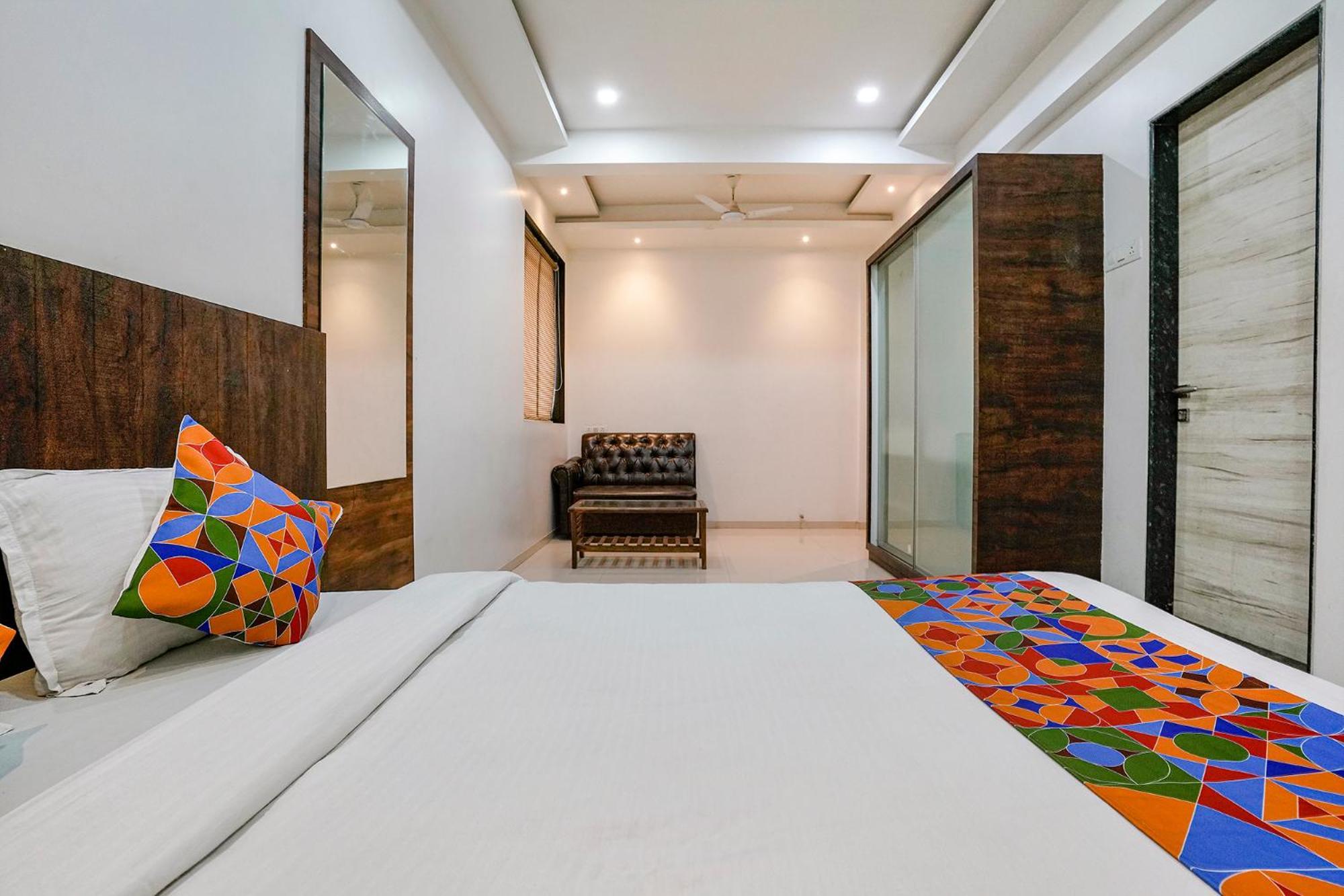 Fabhotel Krishna Inn Kashele Экстерьер фото