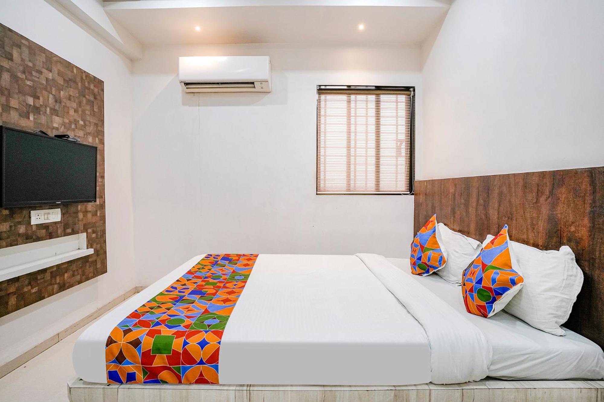 Fabhotel Krishna Inn Kashele Экстерьер фото